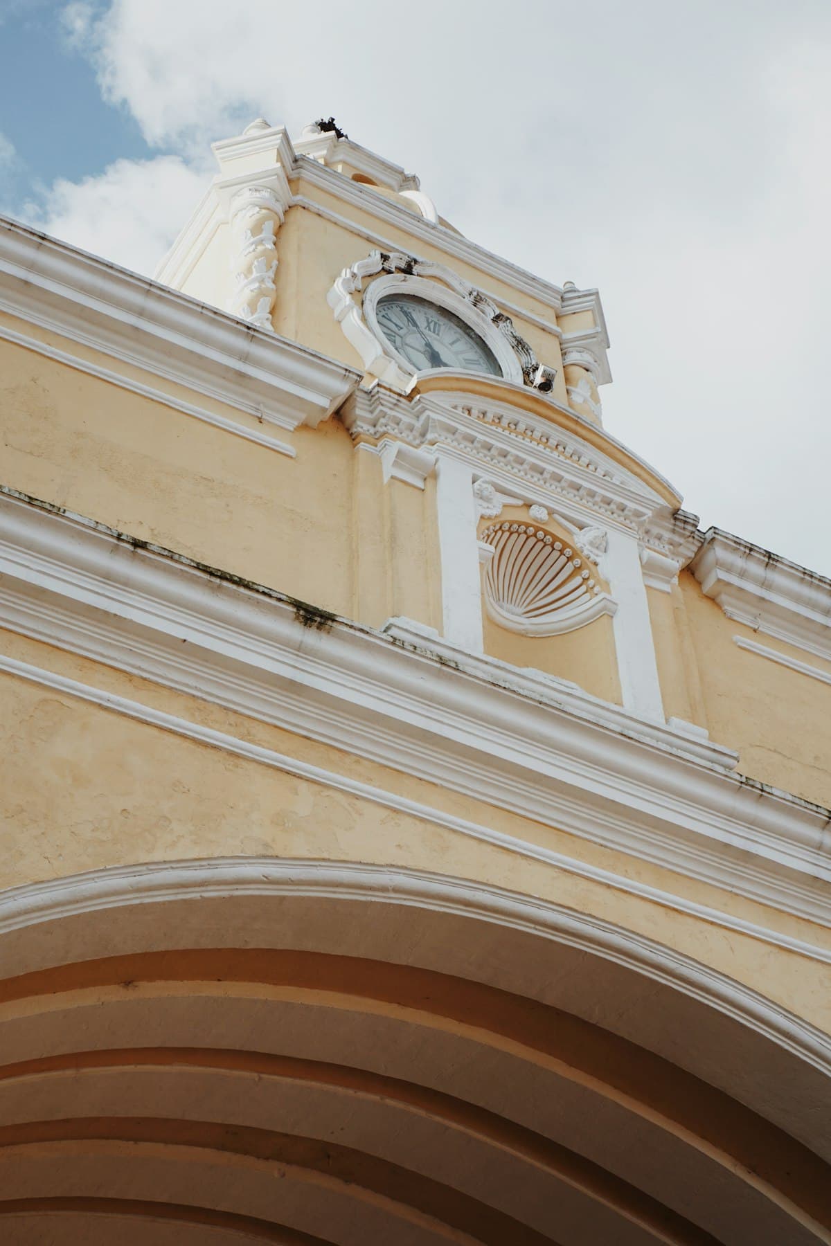 How to Travel Antigua on a Shoestring Budget (2026)